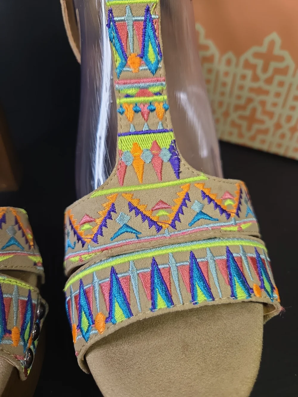 Gianni Bini Platform Sandals | Vibrant Tribal Inspired Embroidered Pattern SZ 11
